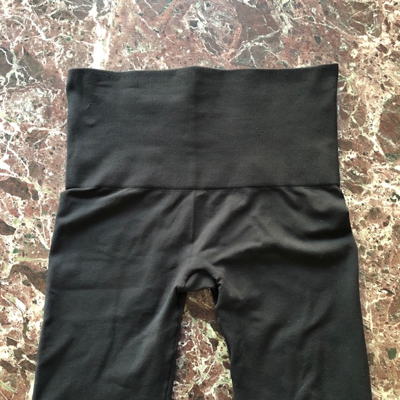 {Spanx} Takes Off Seamless Shaping Leggings - Picture 3 of 5